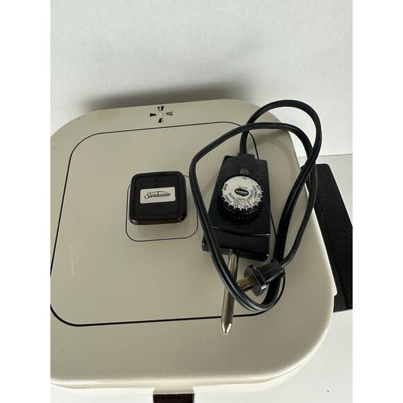 VTG Sunbeam 12"x12" Frypan Electric Skillet Cooker 80s Almond Works Retro - Picture 1 of 6